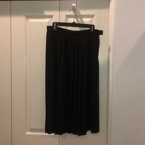 Vintage black pleated skirt.